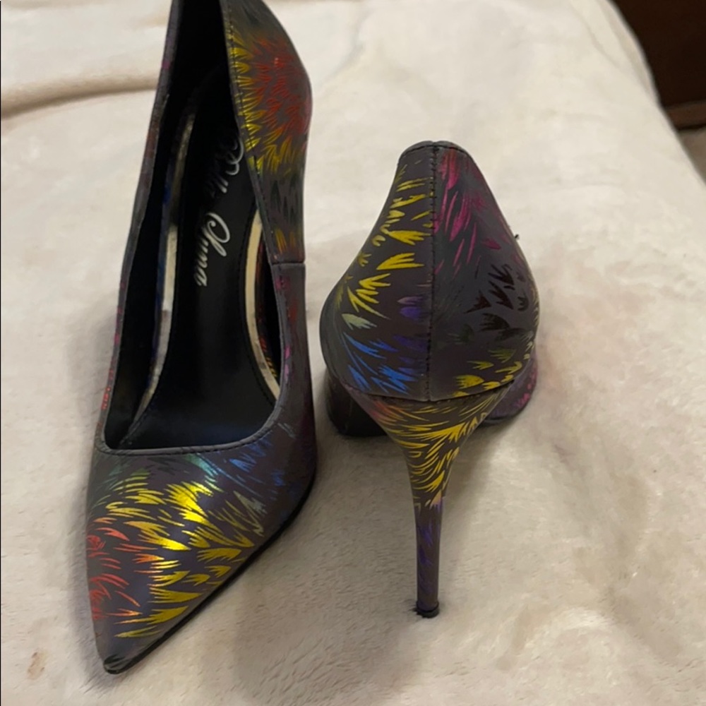 Shoes - Picture 3 of 7